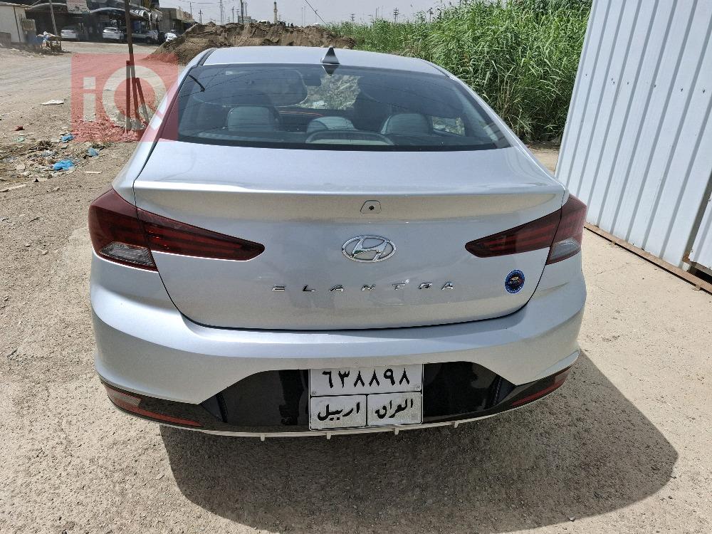 هیوندای ئەلەنترا